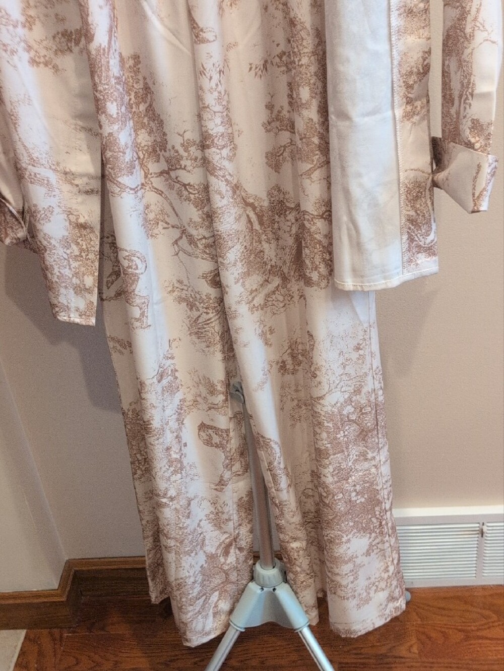 Wide Leg Women’s Pants - Cream Toile Print - Picture 5 of 10